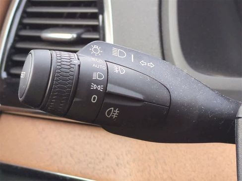 Used 2025 Volvo XC90 T8 Plus image 27