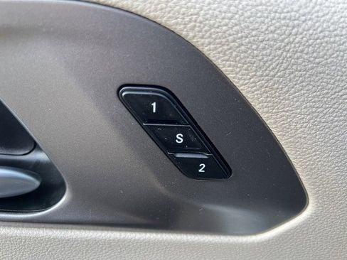 Certified 2024 Chrysler Pacifica Touring-L image 18