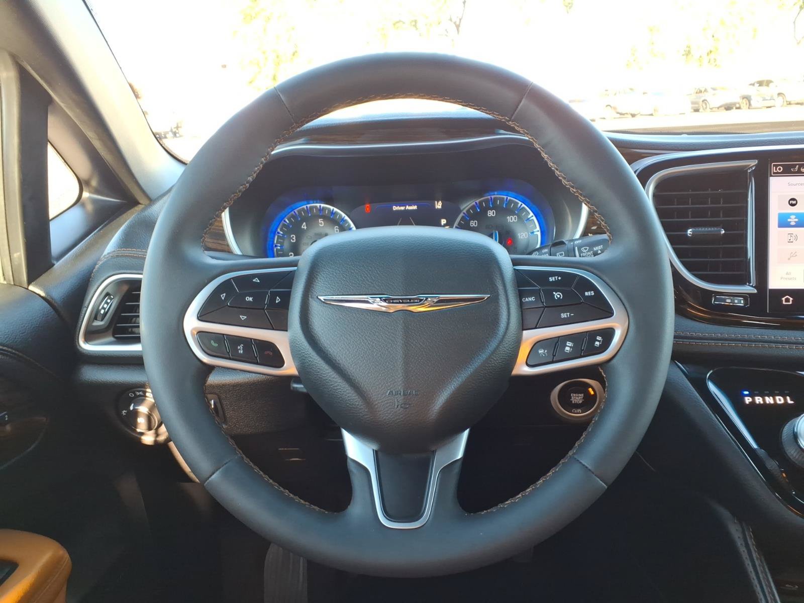 Used 2022 Chrysler Pacifica Pinnacle AWD/4WD image 12
