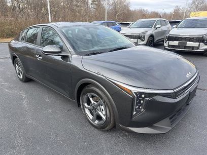 New 2025 Kia K4 LXS