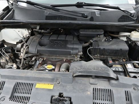 Used 2012 Toyota Highlander SE w/ Tow Pkg FWD image 33