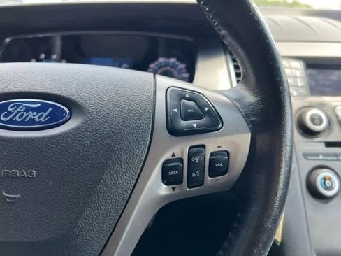 Used 2014 Ford Taurus SEL image 21