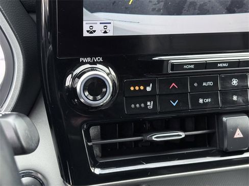 Certified 2022 Toyota Highlander Limited image 29