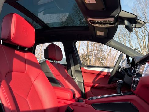 New 2026 Porsche Macan S image 20