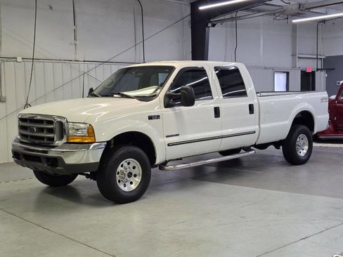 Used 2000 Ford F350 XLT image 2