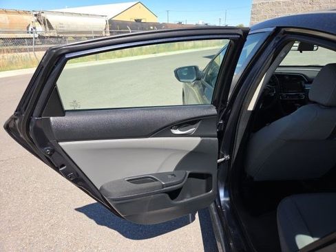 Used 2018 Honda Civic EX image 13