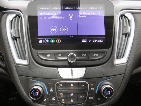 Used 2020 Chevrolet Malibu LT image 16