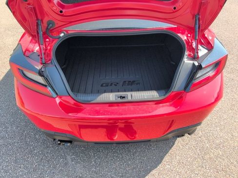 Used 2026 Toyota GR86 w/ ALL Weather Mat Package (TMS) RWD image 13