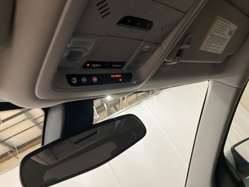 Used 2018 Chevrolet Equinox LT image 19