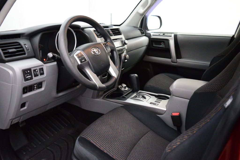 Used 2013 Toyota 4Runner SR5 w/ Convenience Pkg AWD/4WD image 10