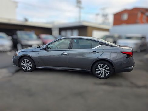 Used 2022 Nissan Altima 2.5 S FWD image 9
