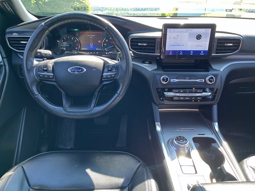 Used 2020 Ford Explorer XLT w/ Equipment Group 202A AWD/4WD image 21