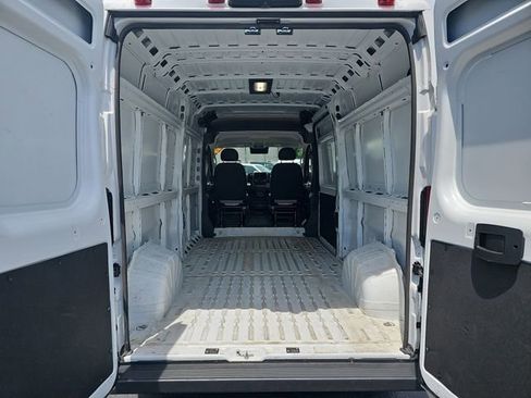 Used 2025 RAM ProMaster 2500 w/ Convenience Group FWD image 15