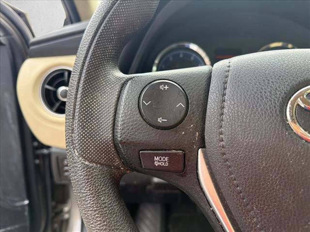 Used 2018 Toyota Corolla LE w/ Carpet Mat Package (TMS) FWD image 15