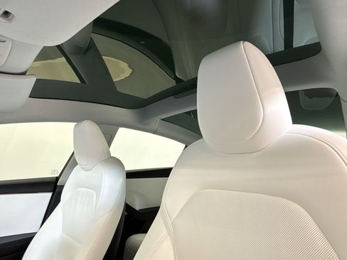 Used 2025 Tesla Model 3 Long Range image 14