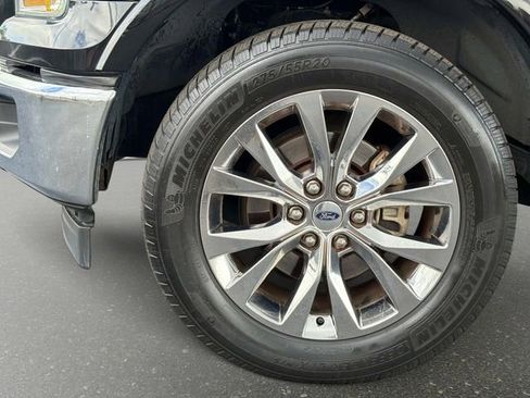 Used 2017 Ford F150 Lariat image 10