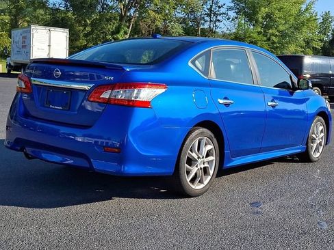 Used 2015 Nissan Sentra SR w/ SR Premium Package FWD image 9