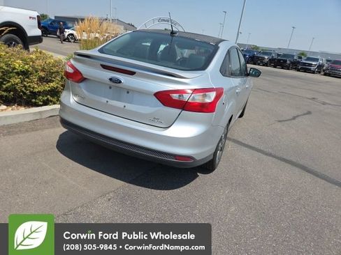 Used 2014 Ford Focus SE w/ Equipment Group 201A FWD image 14