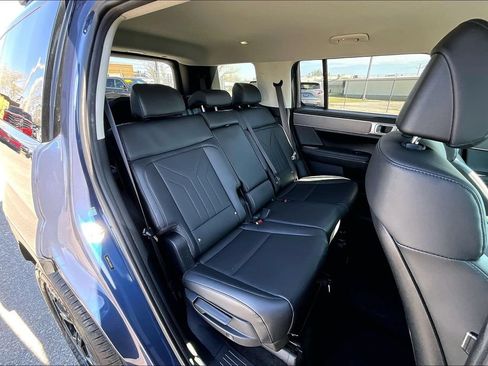 Used 2025 Hyundai Santa Fe SEL FWD image 34