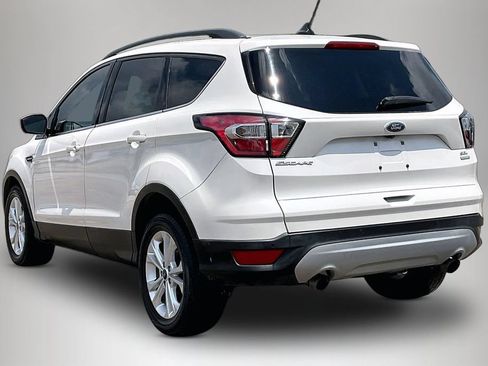 Used 2018 Ford Escape SEL w/ Ford Safe & Smart Package FWD image 4