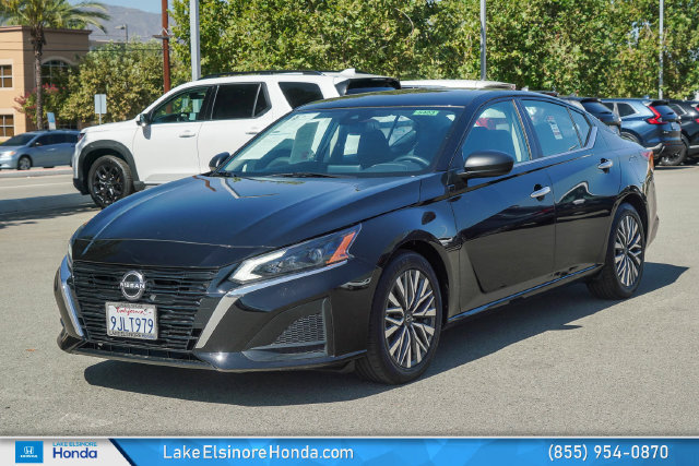 Used 2024 Nissan Altima 2.5 SV FWD image 4