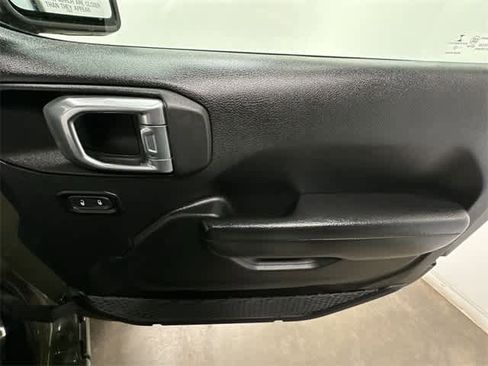 Used 2022 Jeep Wrangler Unlimited Sport image 23