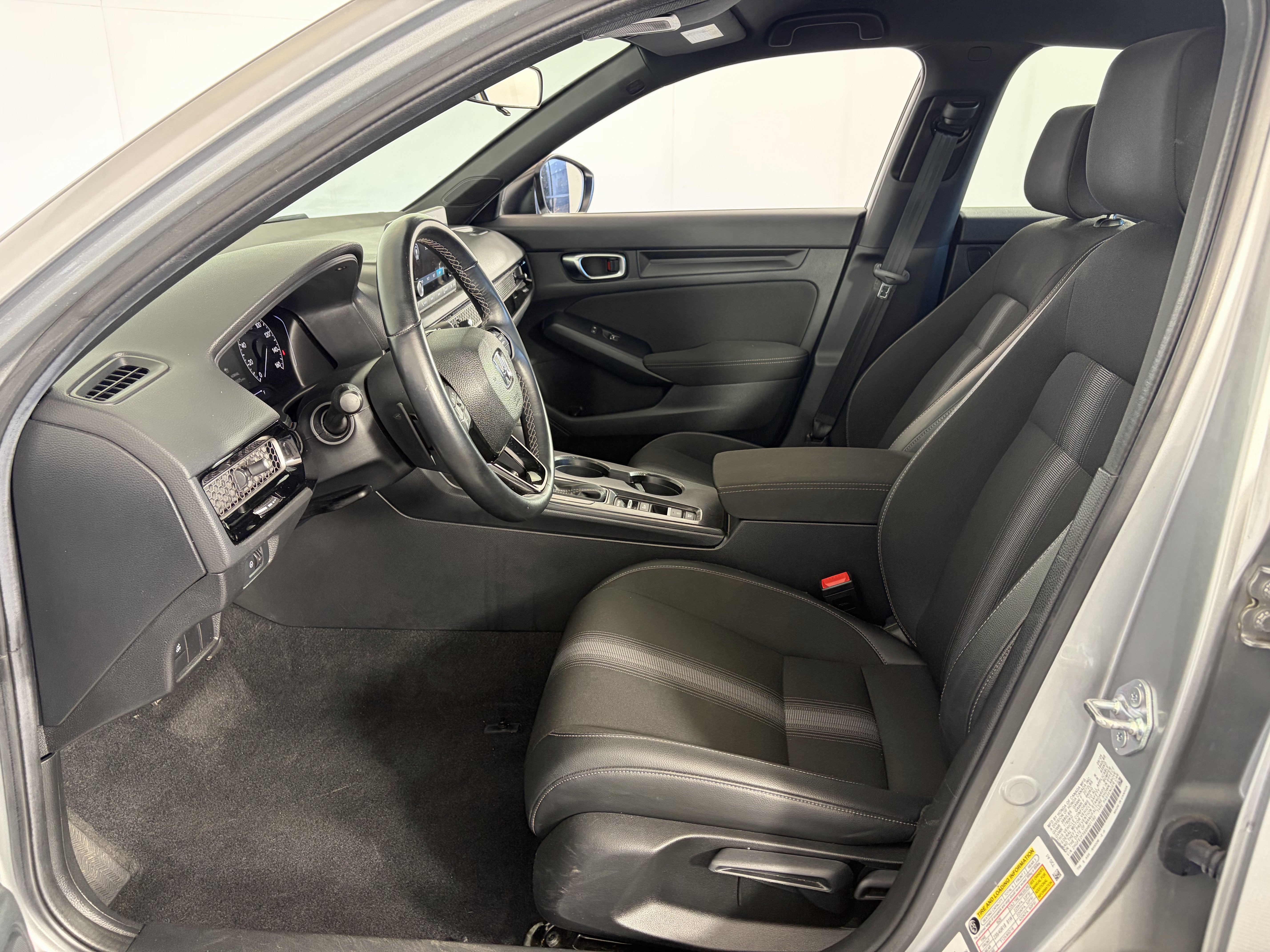 Used 2025 Honda Civic Sport image 6
