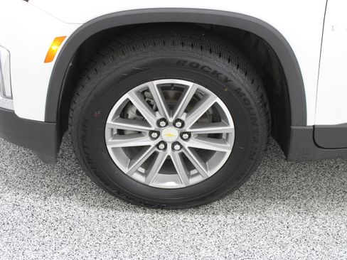 Used 2022 Chevrolet Traverse LT FWD image 11
