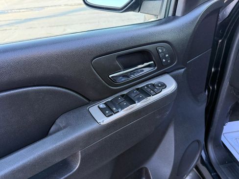 Used 2010 Chevrolet Avalanche LT w/ Luxury Package image 13