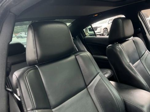 Used 2017 Dodge Charger SXT w/ Premium Group image 37
