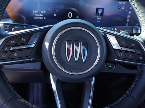 Used 2025 Buick Enclave Preferred image 19