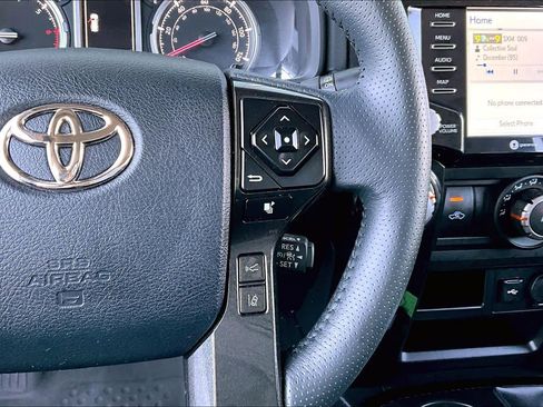 Used 2022 Toyota 4Runner TRD Off-Road image 25