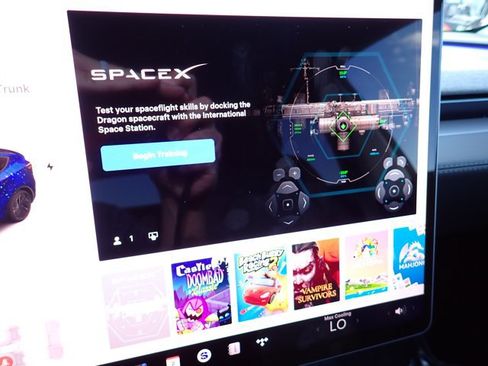 Used 2026 Tesla Model Y Long Range AWD/4WD image 24