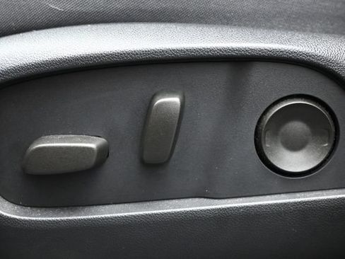 Used 2025 Chevrolet Equinox ACTIV w/ Safety and Technology Package FWD image 9