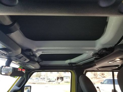 Used 2022 Jeep Wrangler Unlimited Sport AWD/4WD image 17