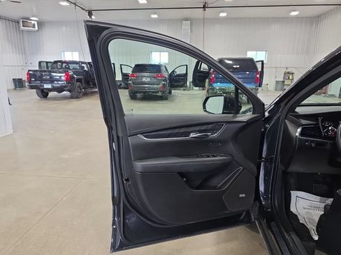 Used 2020 Cadillac XT6 Premium Luxury AWD/4WD image 26