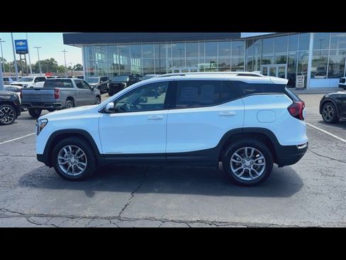 Certified 2024 GMC Terrain SLT AWD/4WD image 5