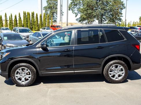 Certified 2025 Honda Passport TrailSport image 8
