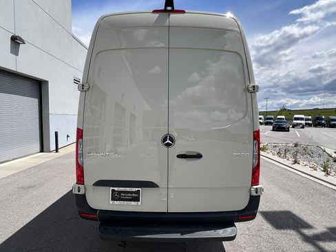 Used 2024 Mercedes-Benz Sprinter 2500 image 12