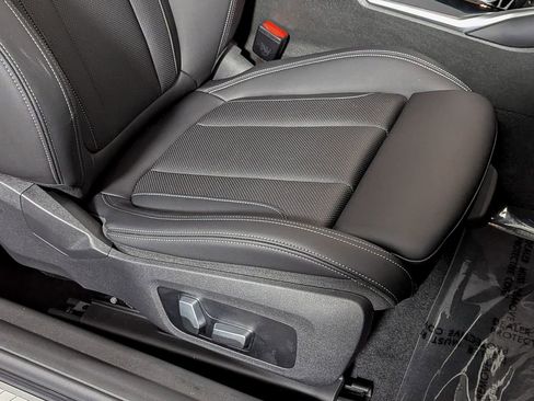 Certified 2022 BMW 230i Coupe w/ Premium Package image 28