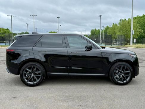 Used 2024 Land Rover Range Rover Sport SE AWD/4WD image 7