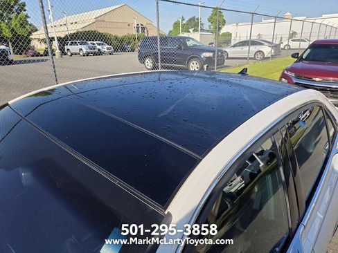 Used 2019 Lincoln Continental Reserve w/ Rear Seat Package FWD image 6
