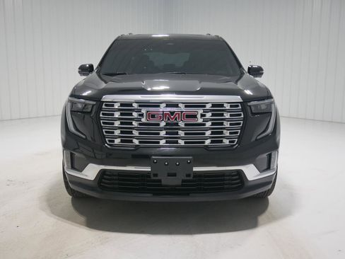 Used 2024 GMC Acadia Denali image 2