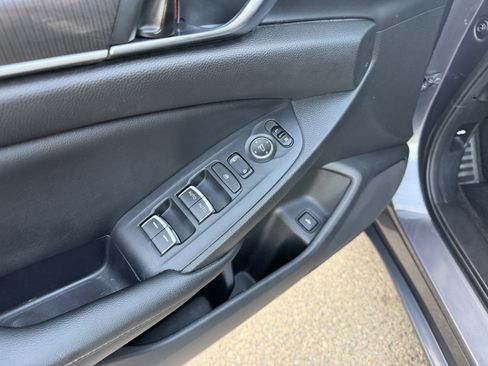Used 2019 Honda Accord Sport image 16