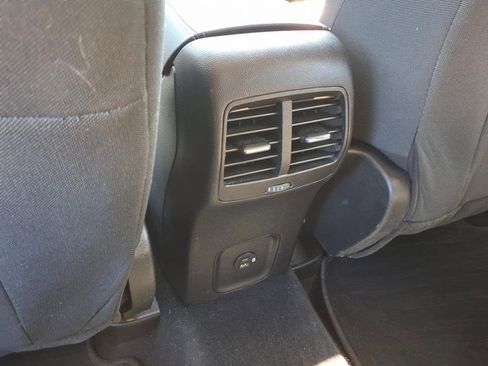 Used 2020 Ford Escape SE image 9