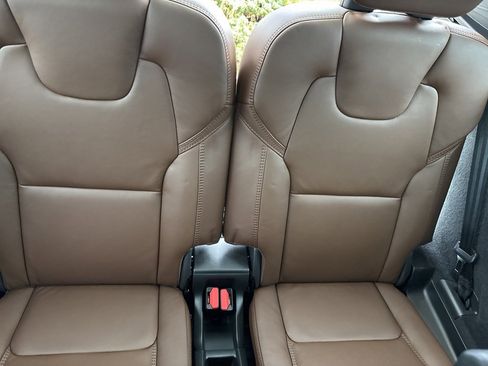 Certified 2023 Volvo XC90 B6 Ultimate w/ Protection Package Premier image 49