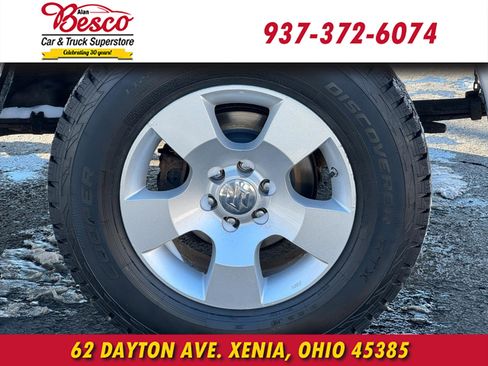 Used 2011 Suzuki Equator Premium image 7