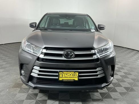 Used 2017 Toyota Highlander Plus AWD/4WD image 2