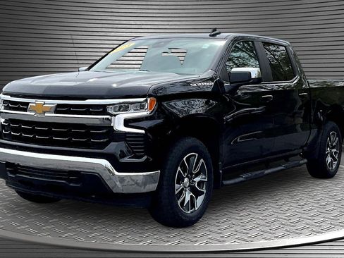 Used 2023 Chevrolet Silverado 1500 LT AWD/4WD image 3