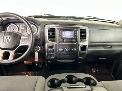 Used 2022 RAM 1500 Classic SLT AWD/4WD image 19